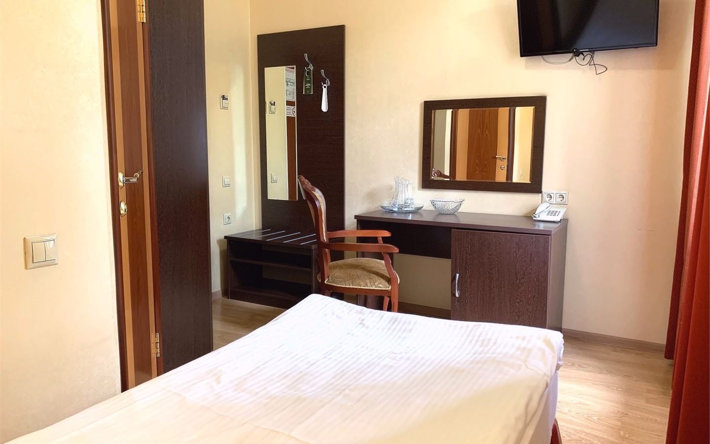 rooms-1local-standard-2-housing