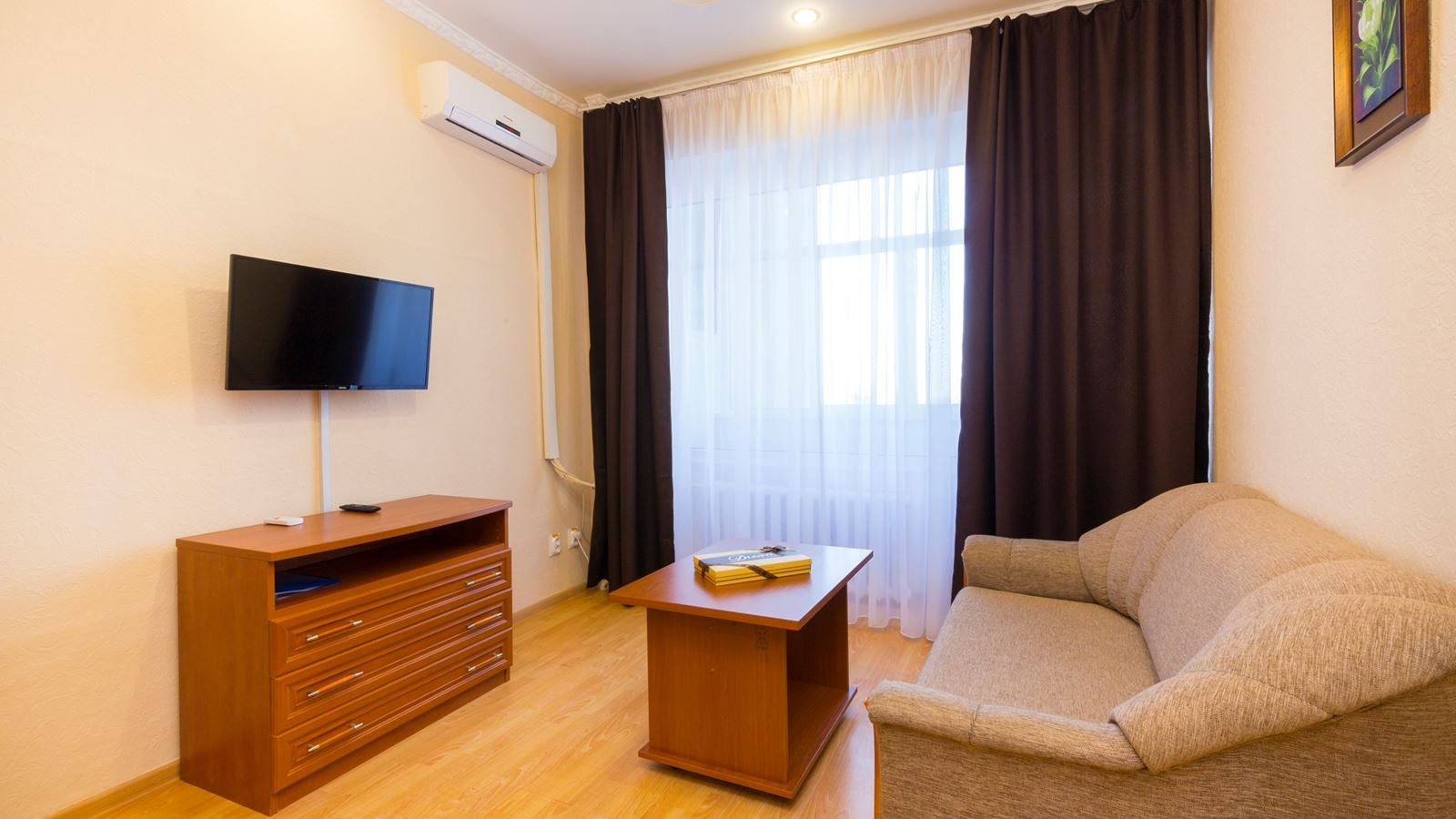 rooms-room-standard-double