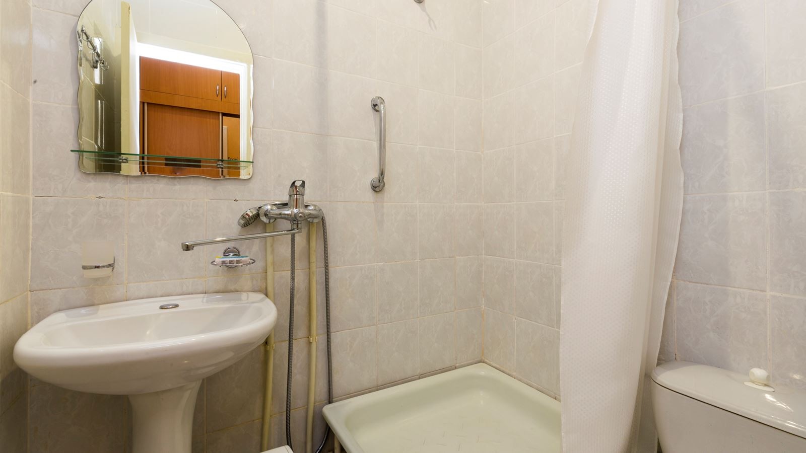 rooms-room-standard-typea-wellness