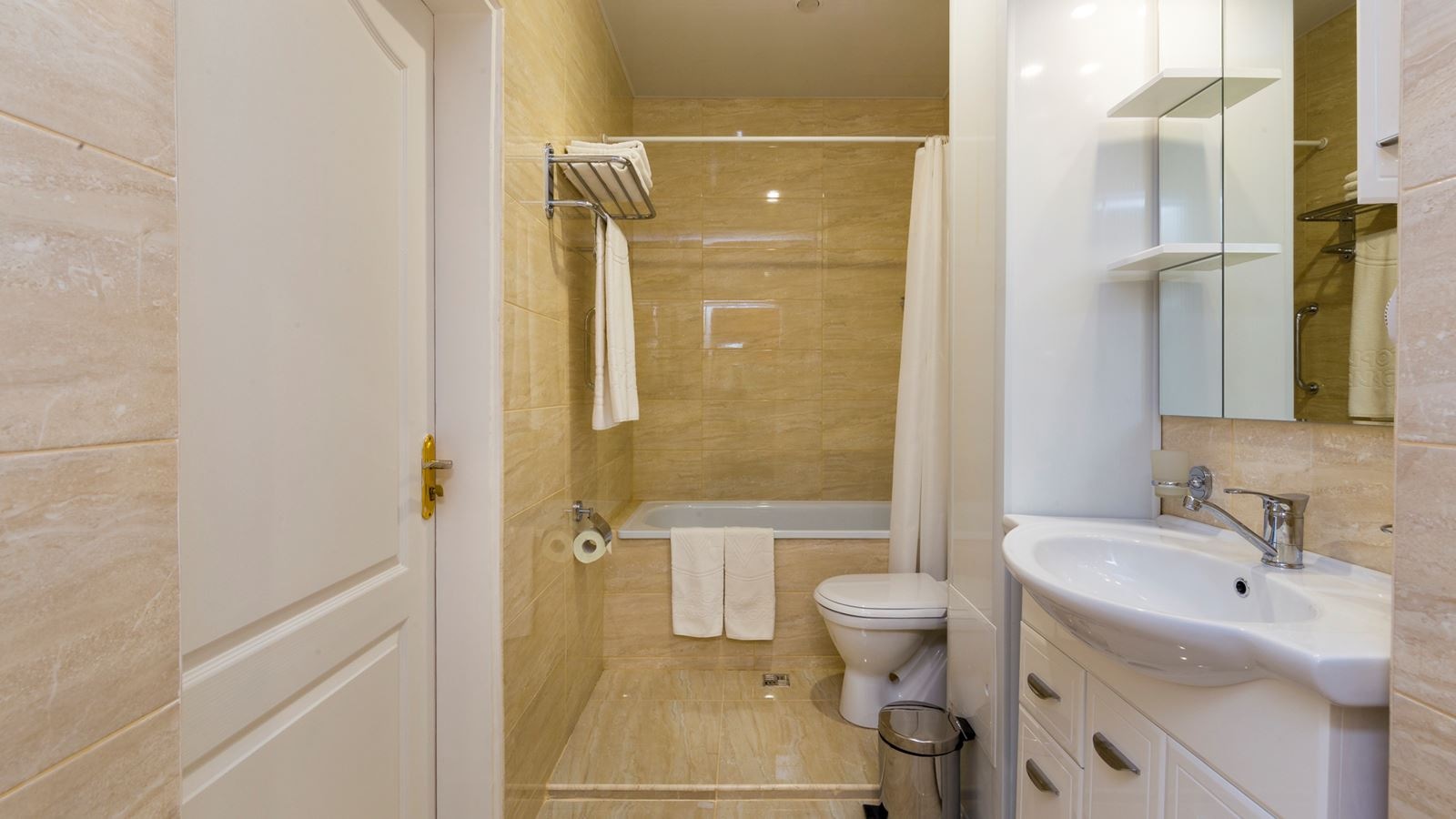 rooms-suite-2-rooms-wellness