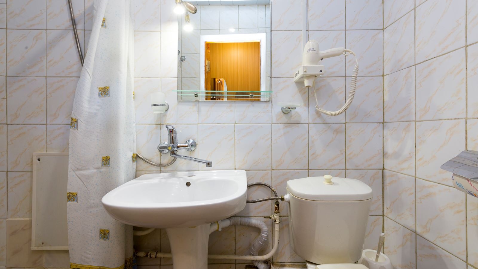 rooms-single-3-categories-building-3