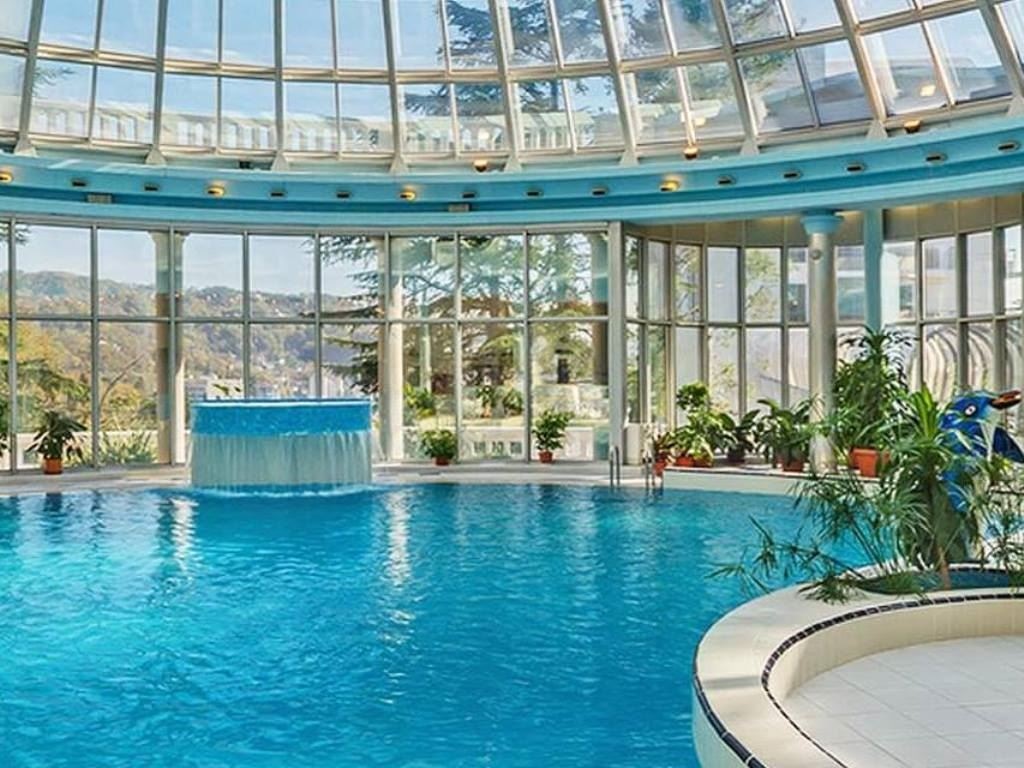 pools-indoor-pool