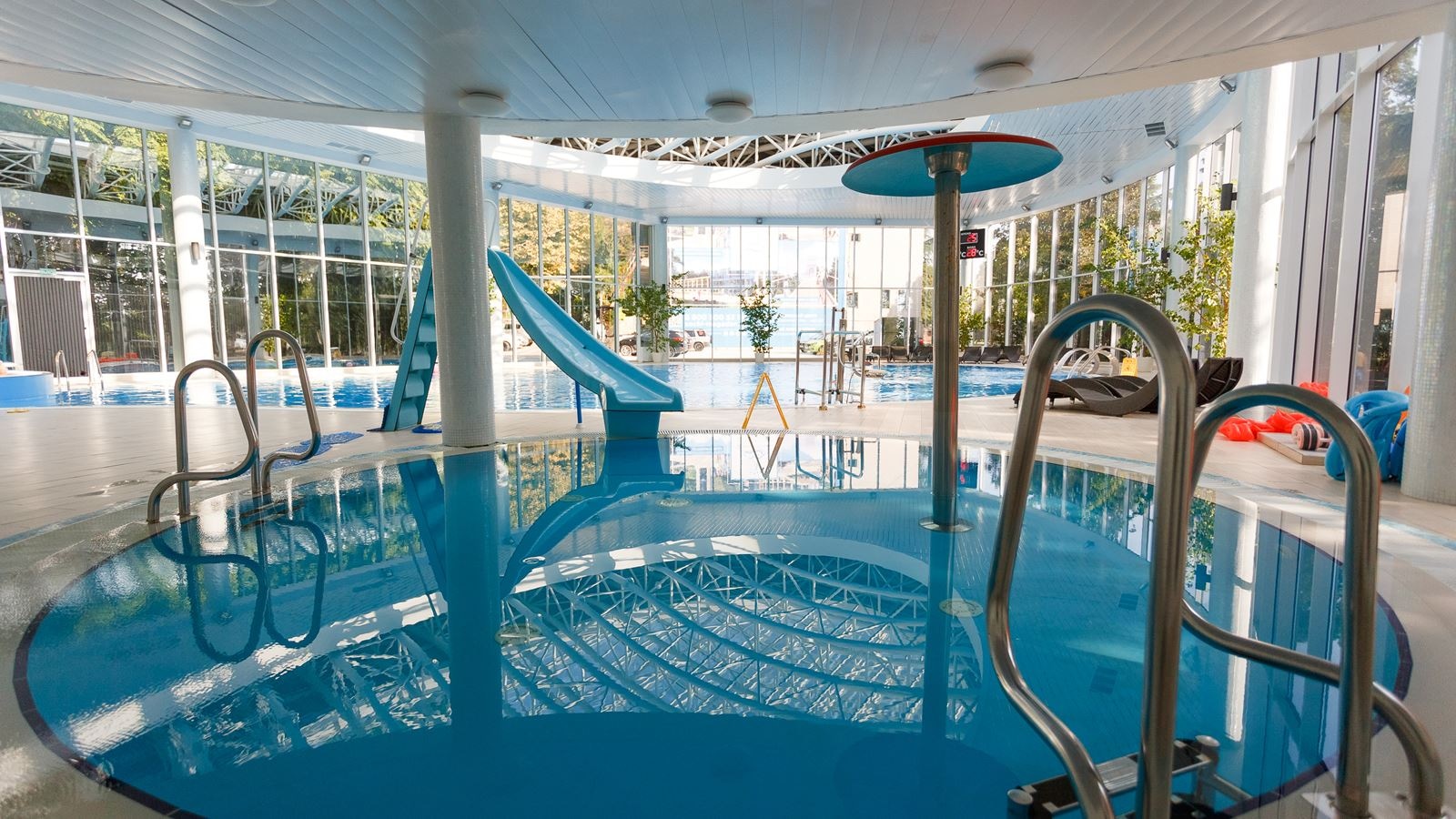 pools-indoor-childrens-pool