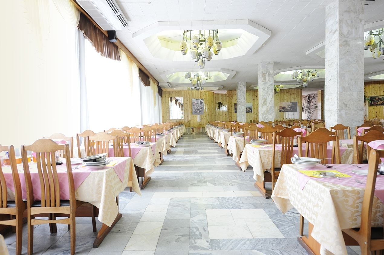 restaurants-obedennyi-zal