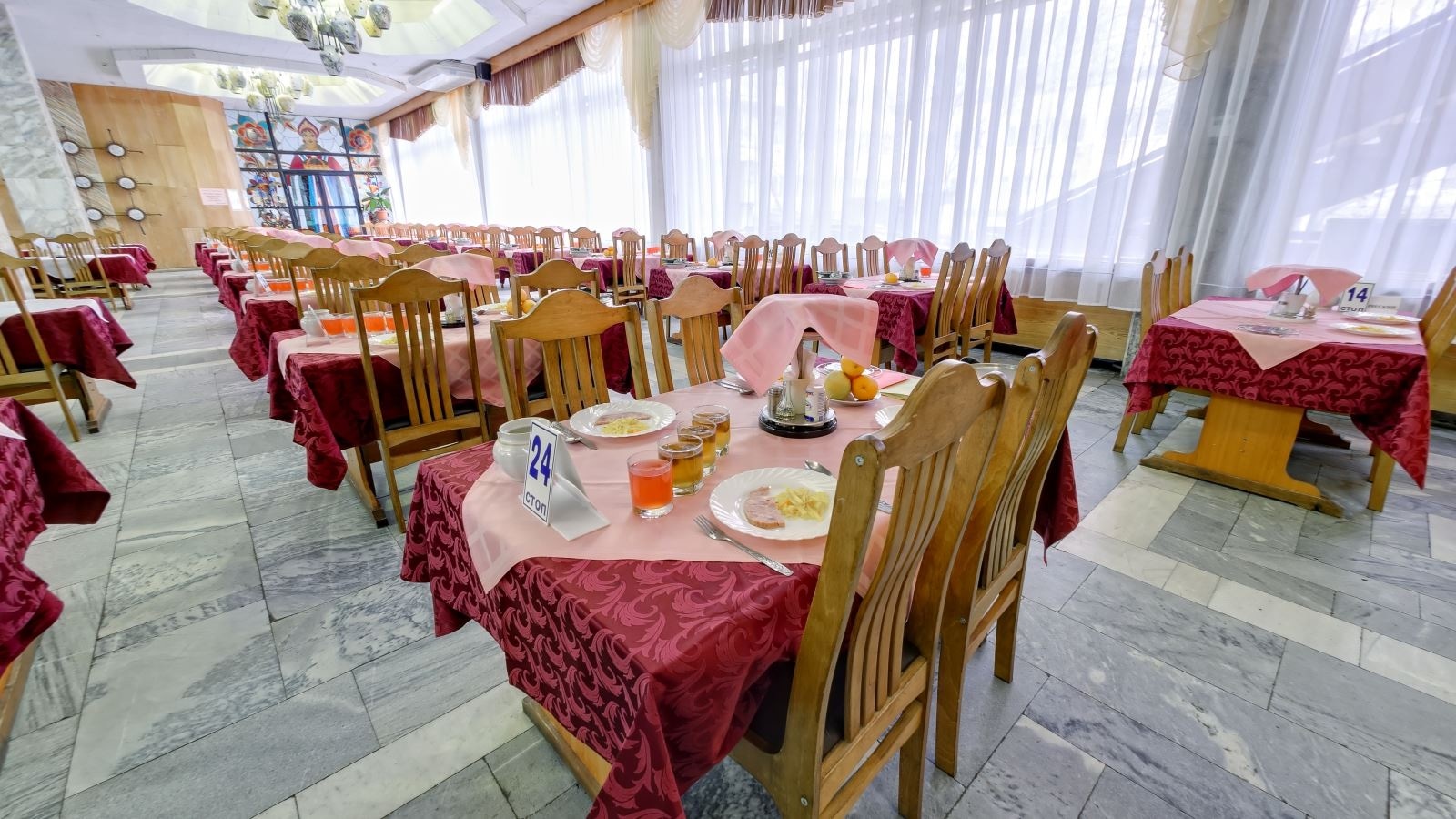 restaurants-obedennyi-zal