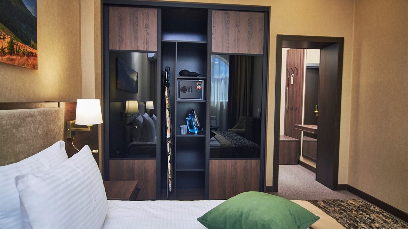 rooms-2-местный-2-комнатный-улучshенный-люкс