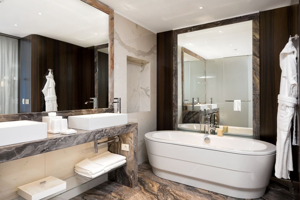 rooms-suite-see-view