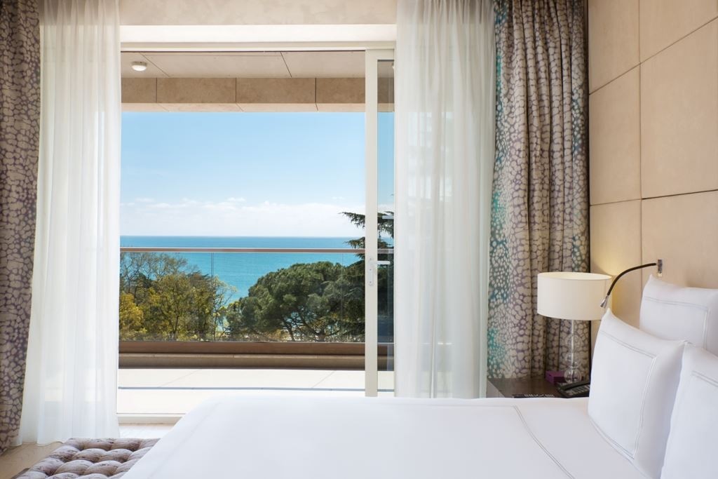 rooms-suite-see-view