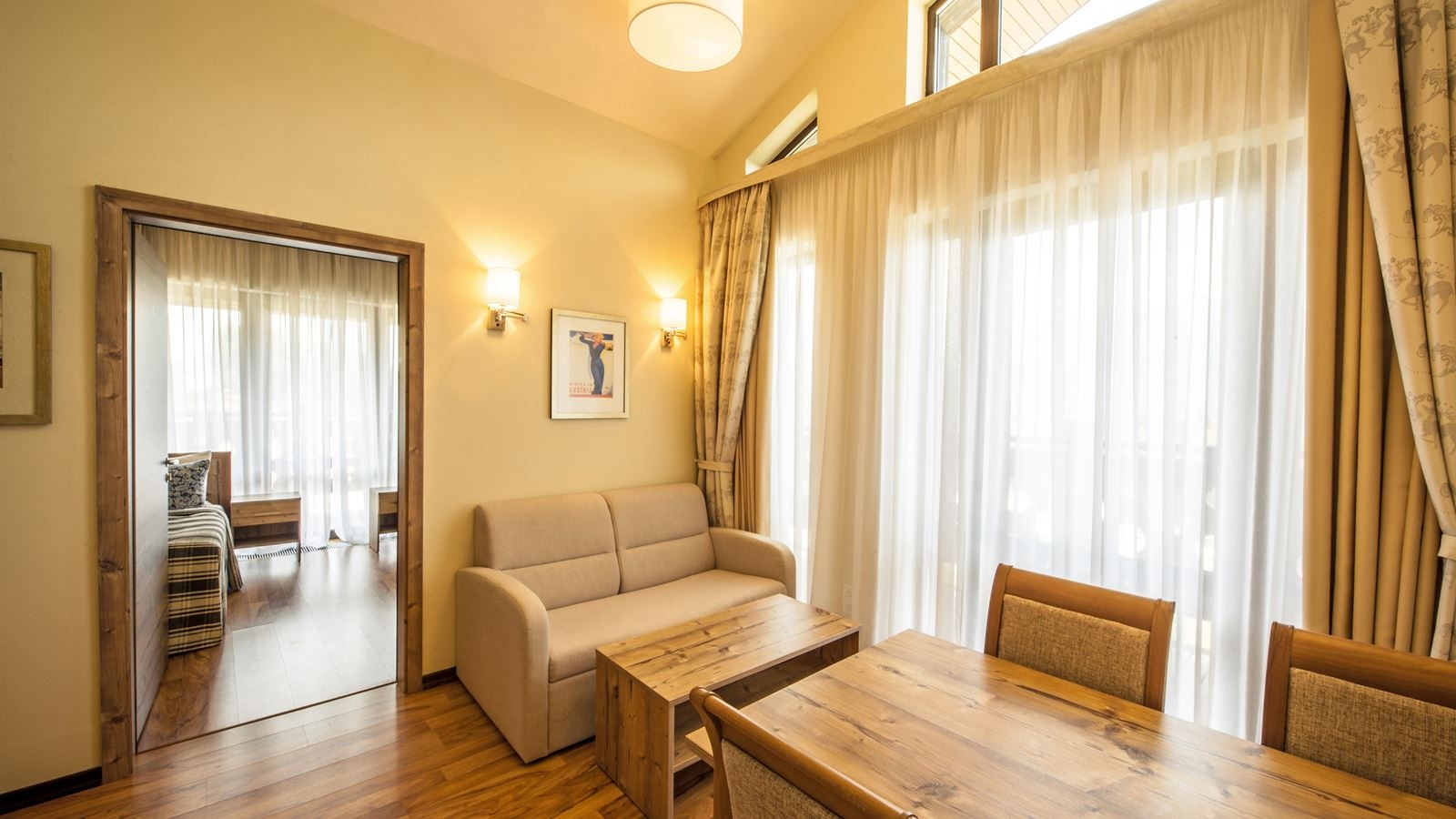 rooms-apartament-2-bedroom-balcony