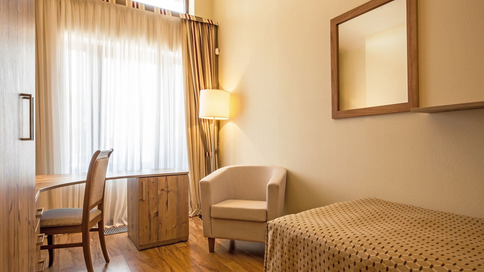 rooms-apartament-4-bedrooms