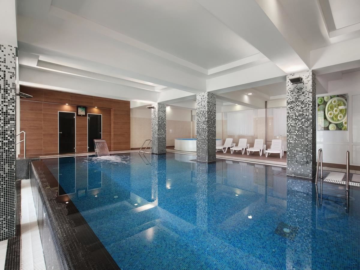 pools-indoor-pool