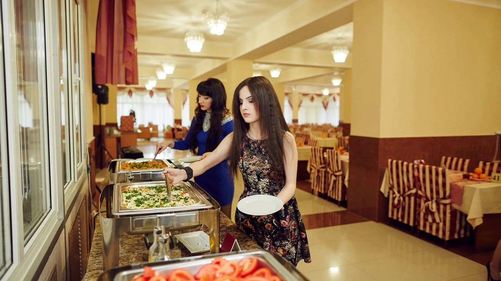 restaurants-obedennyi-zal