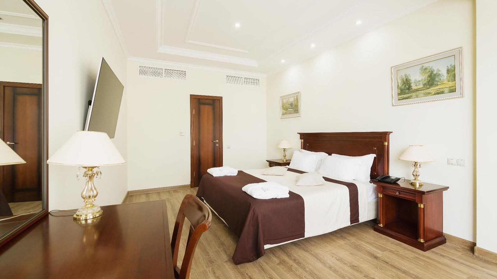 rooms-apartment-balcony