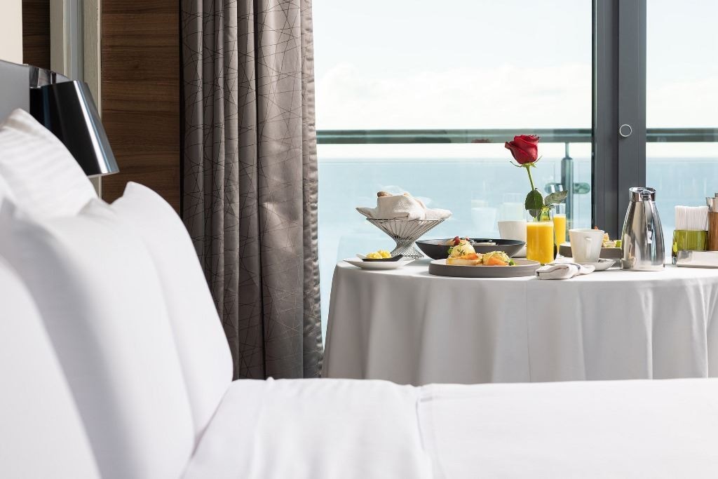 rooms-executive-room-with-sea-view-club-floor