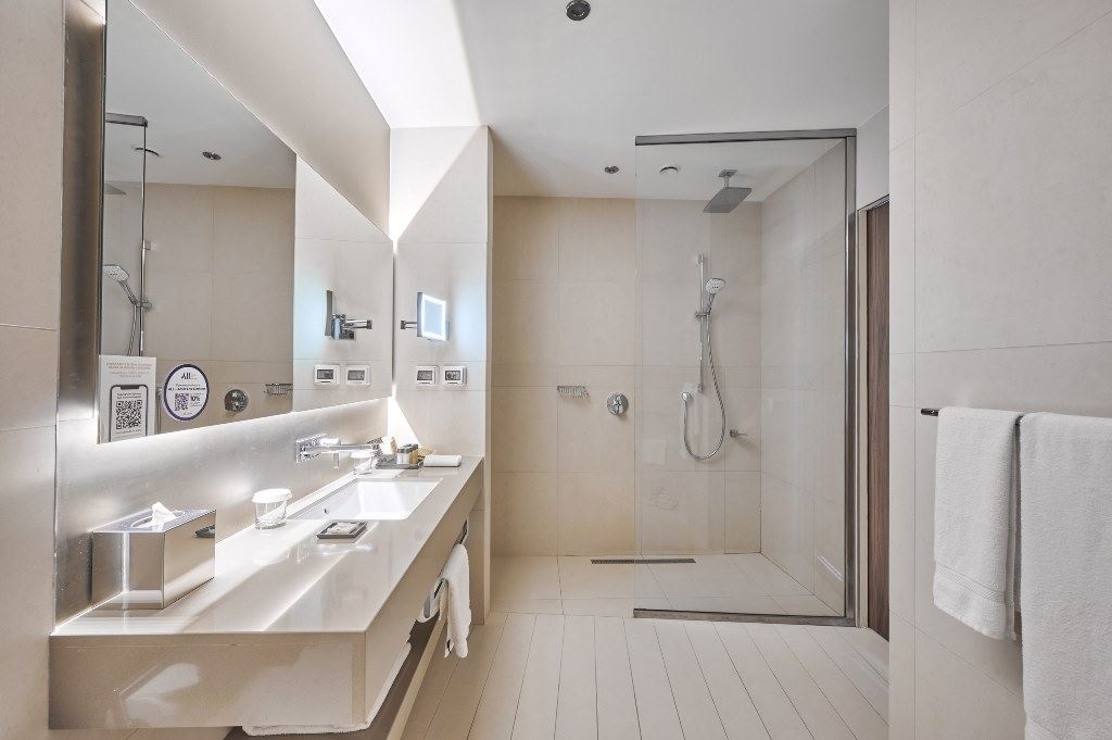 rooms-executive-room-with-sea-view-club-floor