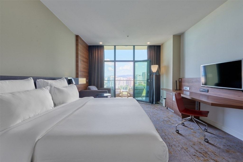 rooms-executive-room-with-city-view-club-floor