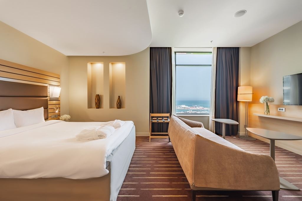 rooms-privilege-with-sofa