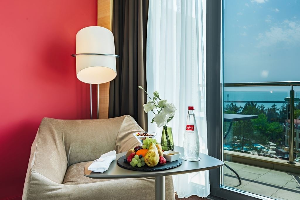 rooms-privilege-with-balcony