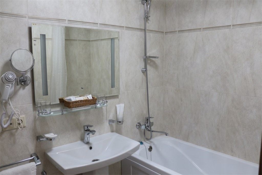 rooms-2-mest-junior-suit