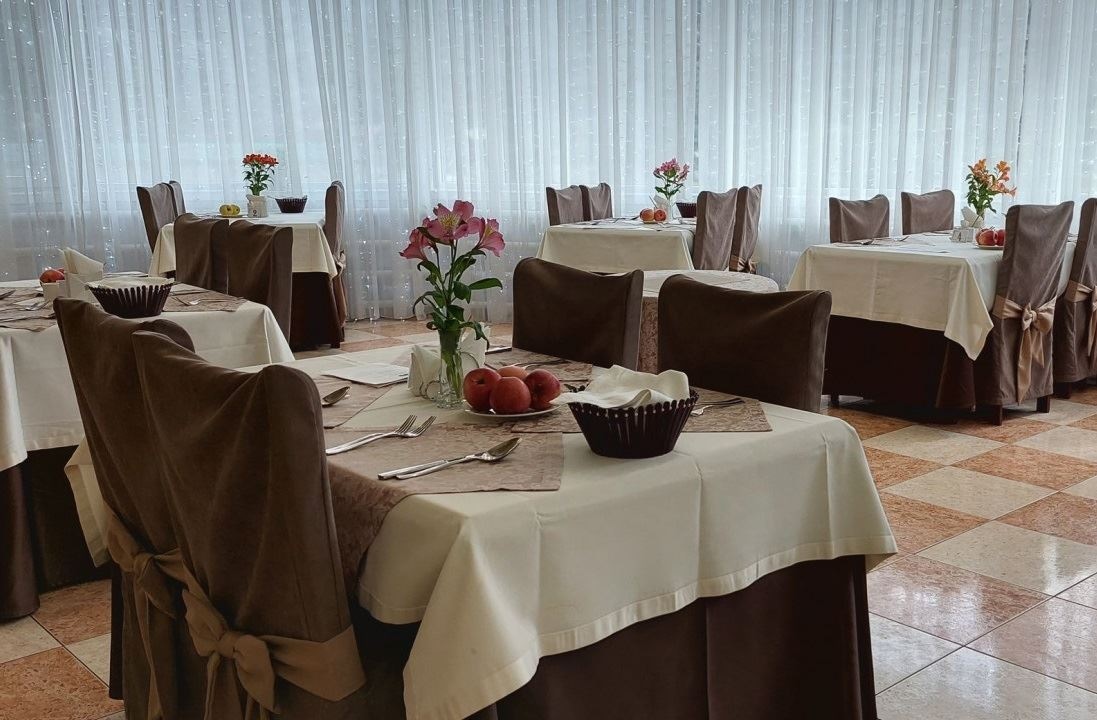 restaurants-obedennyi-zal