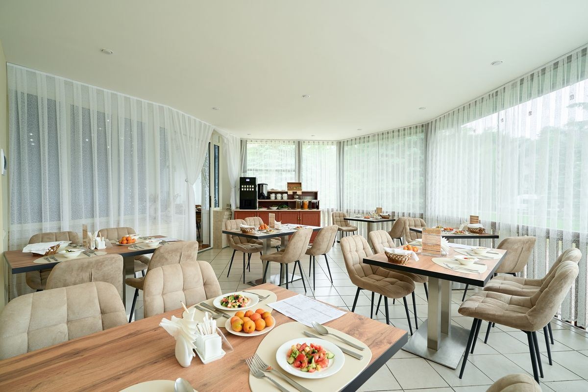 restaurants-obedennyi-zal