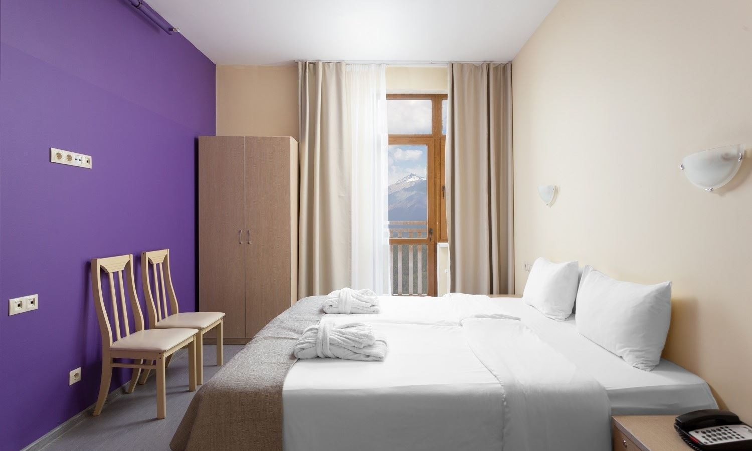 rooms-2-rooms-balcony