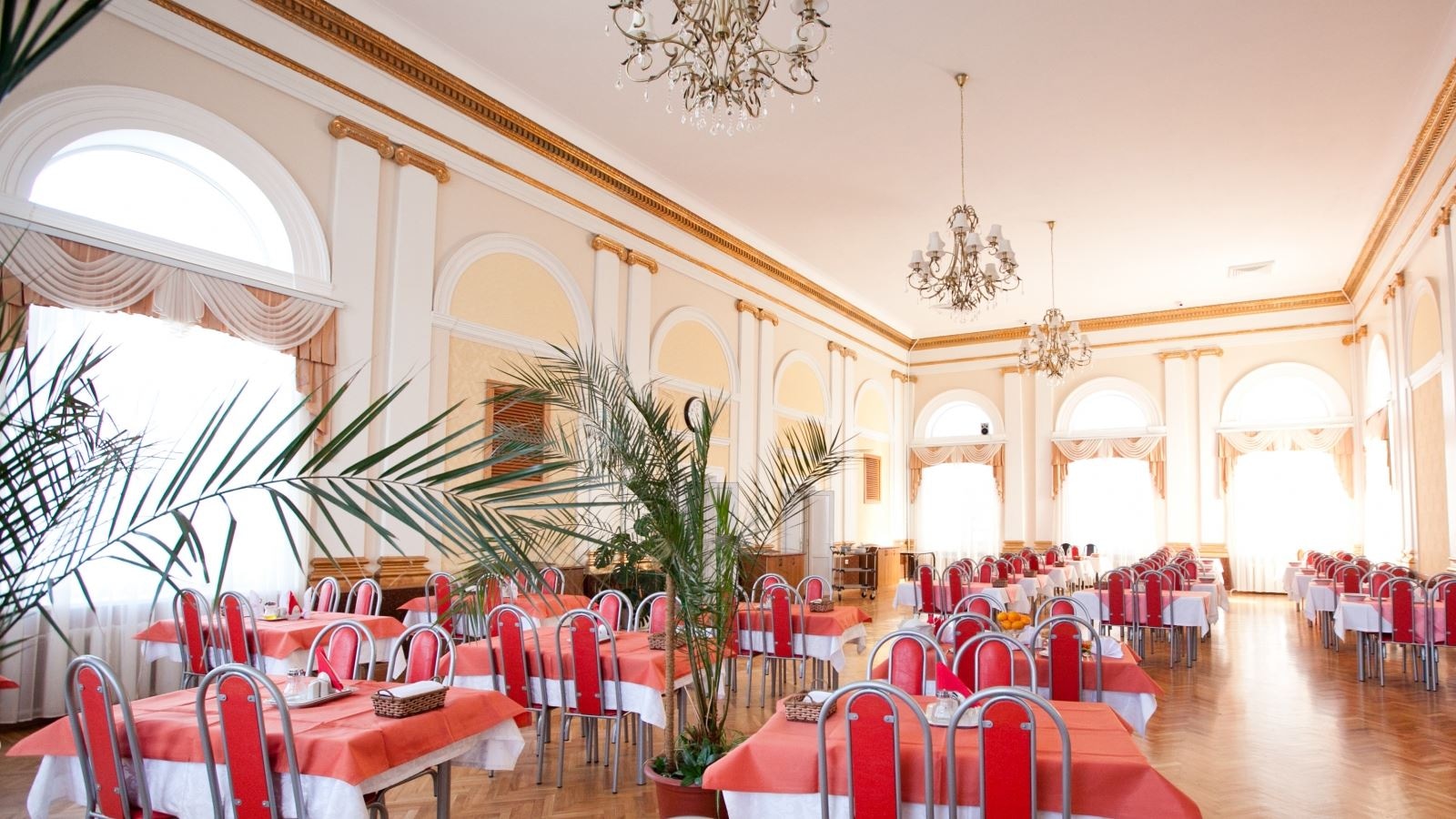 restaurants-obedennii-zal