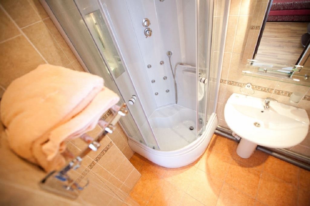 rooms-2-rooms-poluluxe