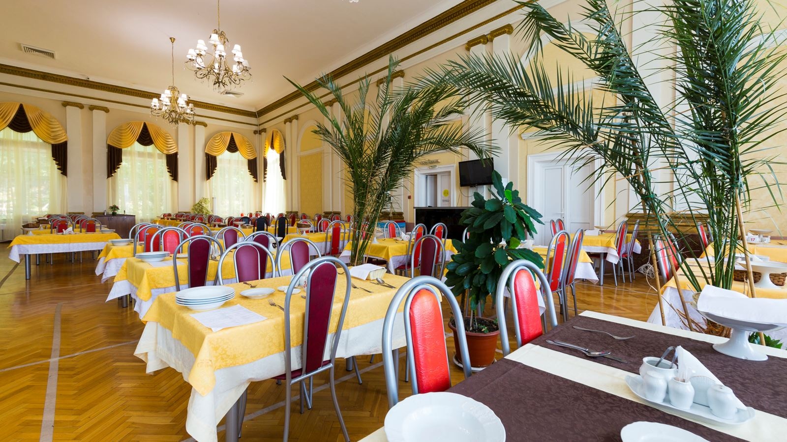 restaurants-obedennii-zal