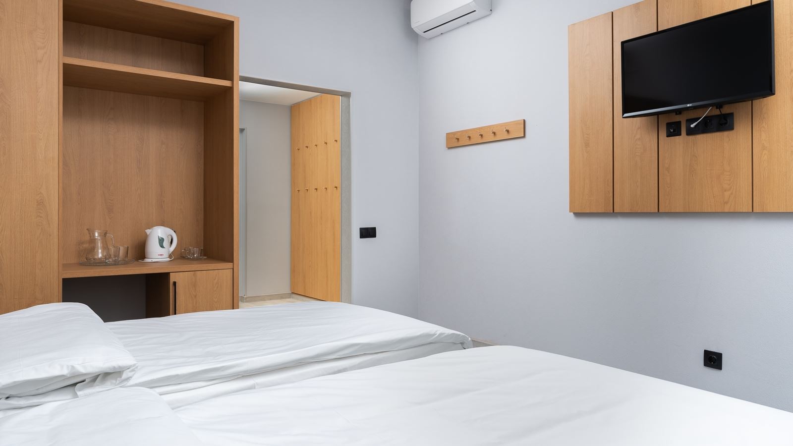 rooms-room-family-economy