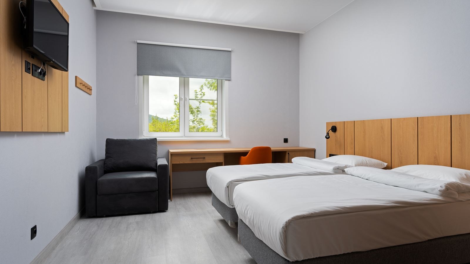 rooms-room-family-economy