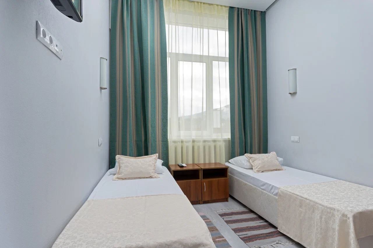 rooms-2-local-standard-building-3