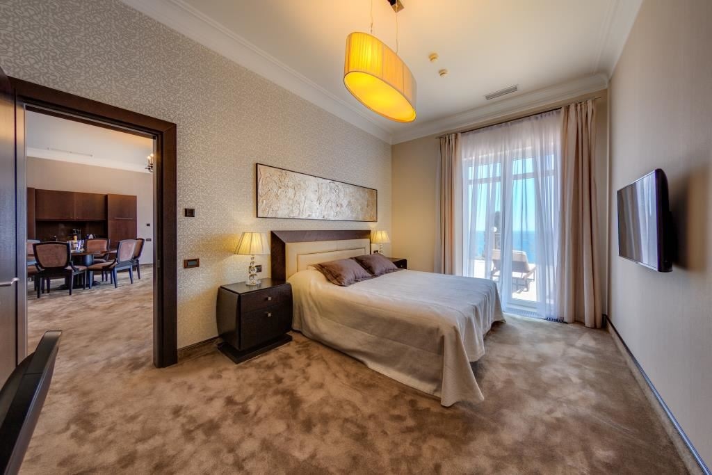 rooms-apartment-quad-cityview