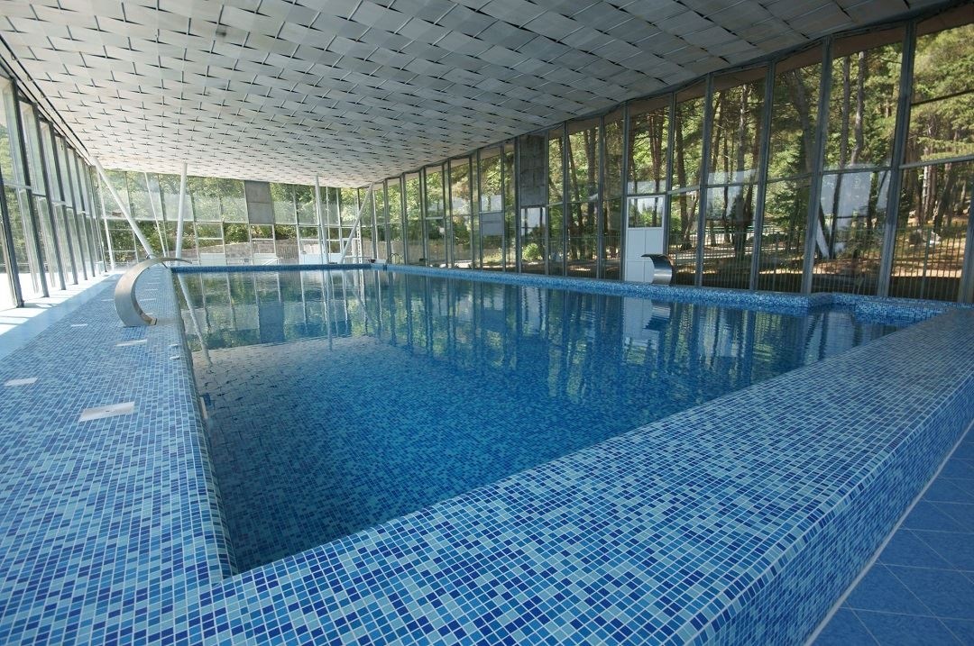 pools-indoor-pool