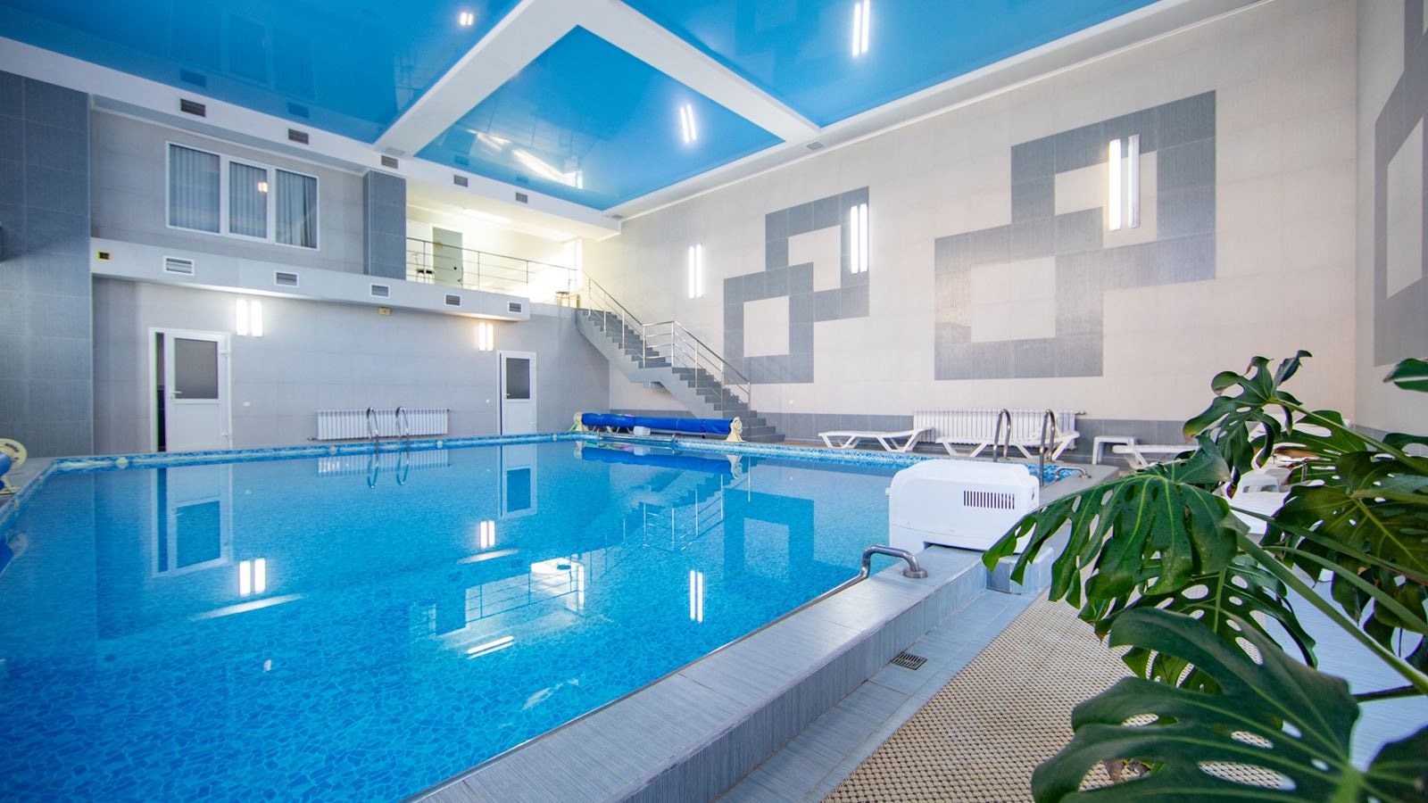 pools-indoor-pool
