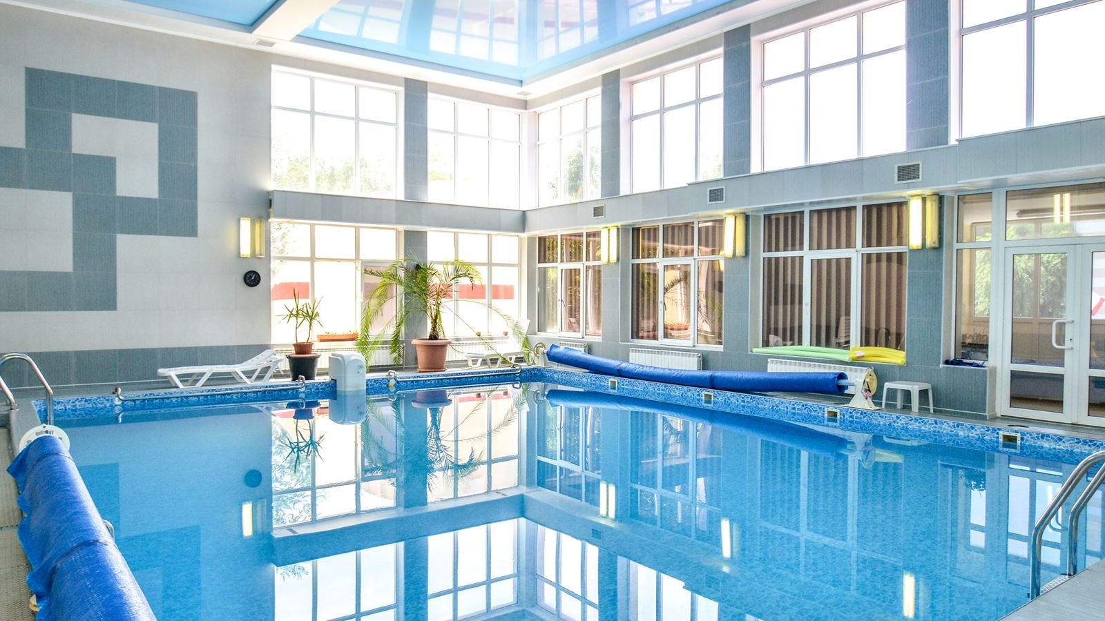 pools-indoor-pool