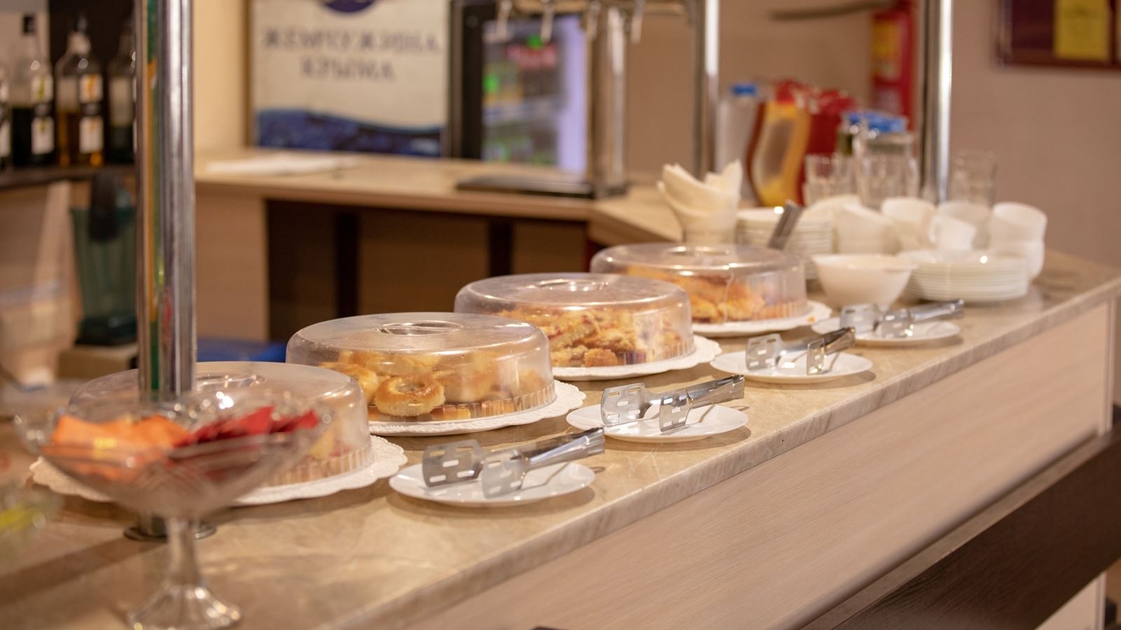 restaurants-restaurant