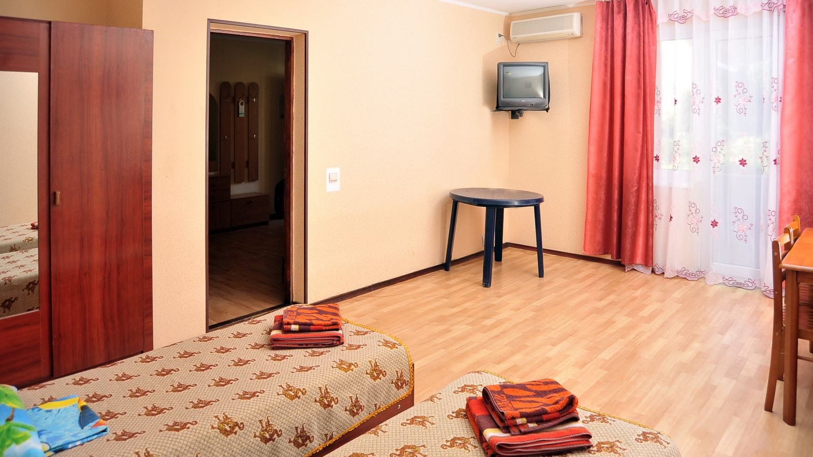 rooms-room-deluxe-2-bedroom