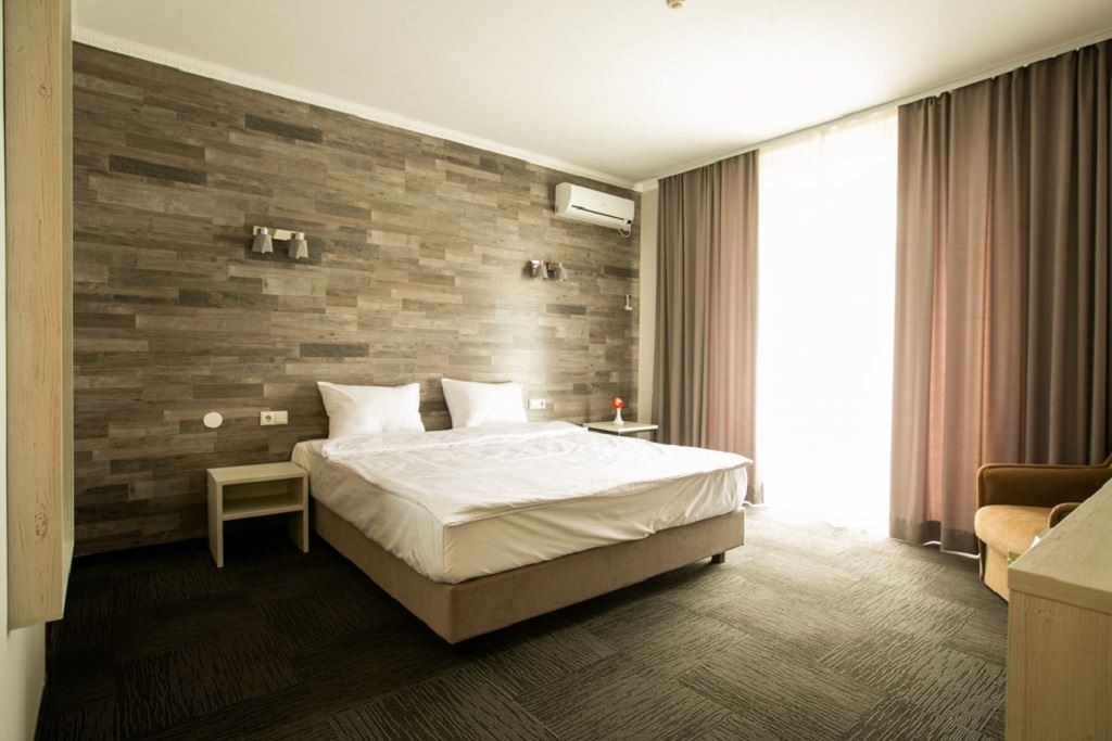 rooms-junior-suite-with-balcony