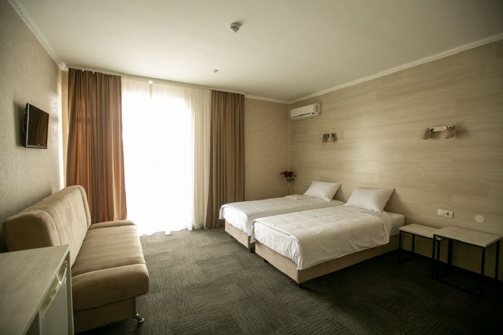 rooms-junior-suite-with-balcony