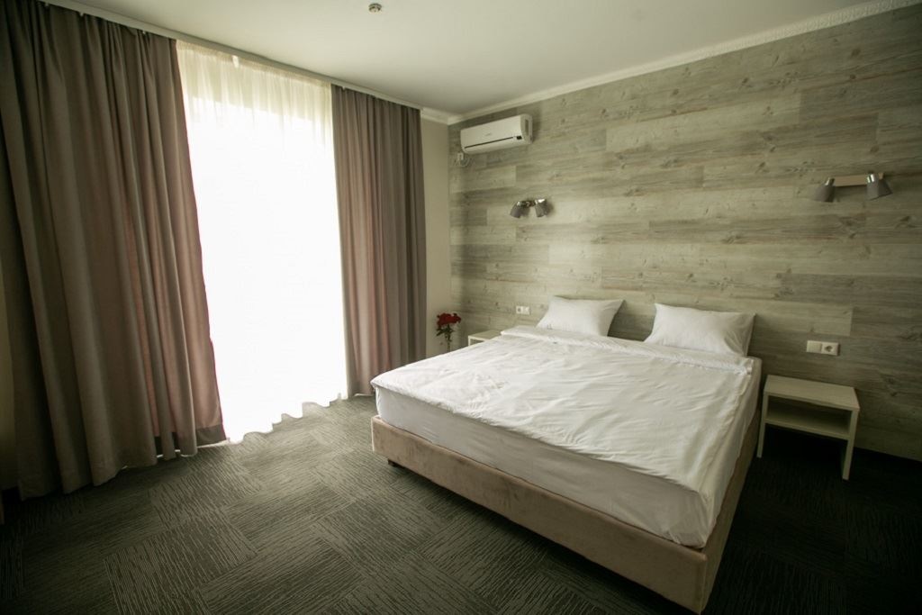 rooms-suite-with-balcony