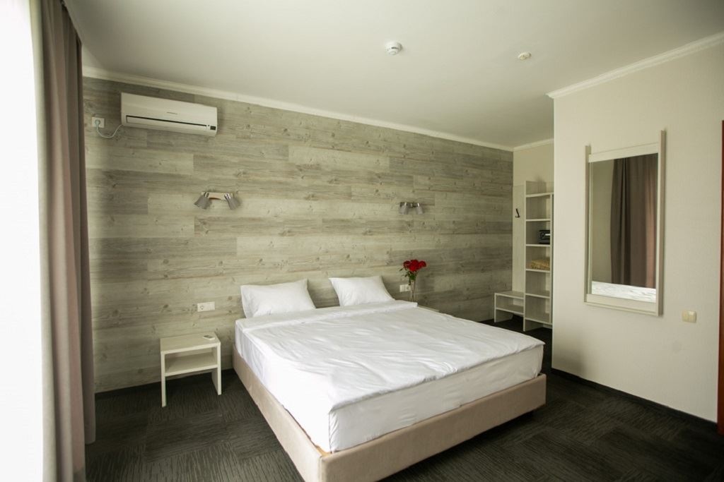 rooms-suite-with-balcony