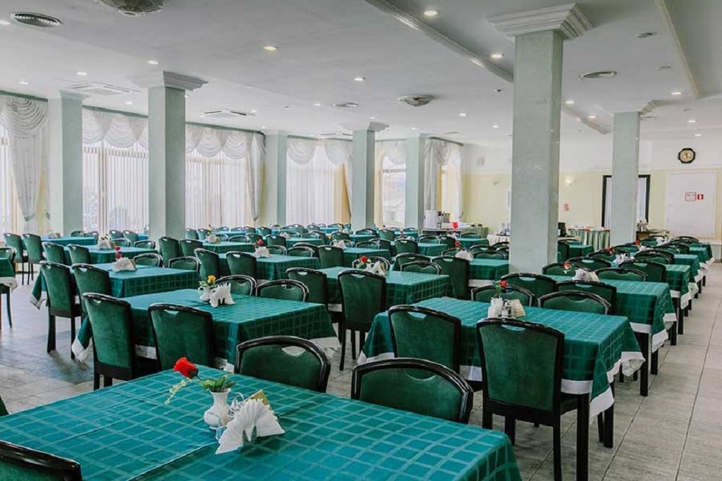 restaurants-dining-room