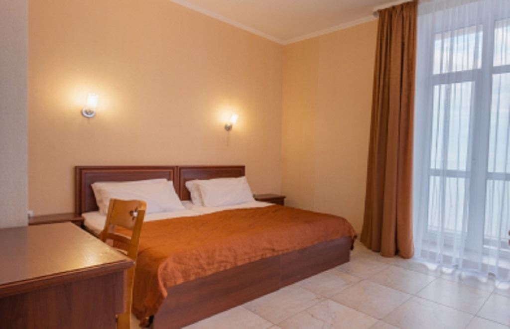 rooms-делюкс-2х-местный-с-видом