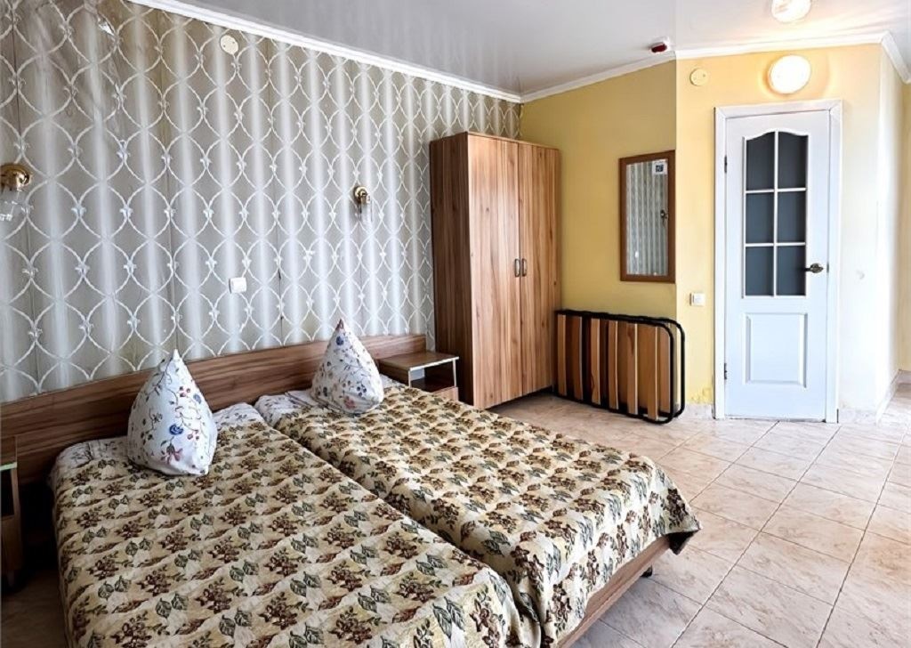 rooms-2-местный-с-выходом-на-море-каменные-домики