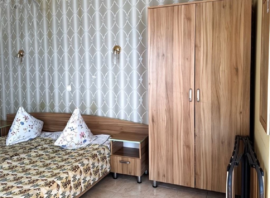 rooms-2-местный-с-выходом-на-море-каменные-домики