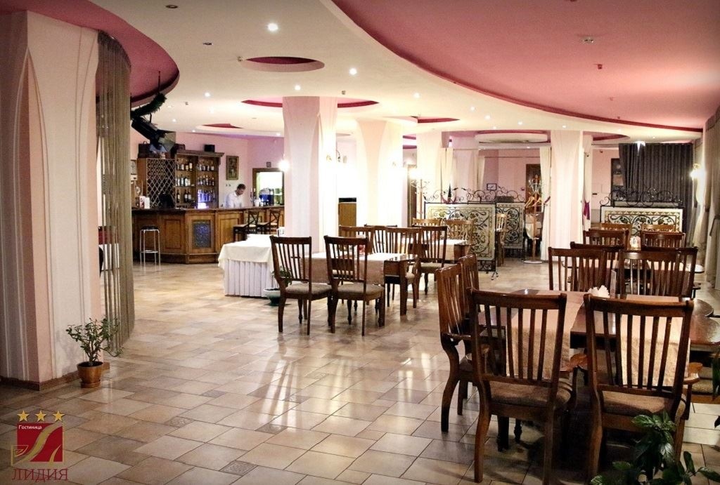 restaurants-cafe-lydia