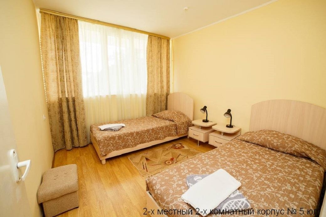 rooms-room-family-2-bedrooms-seaview