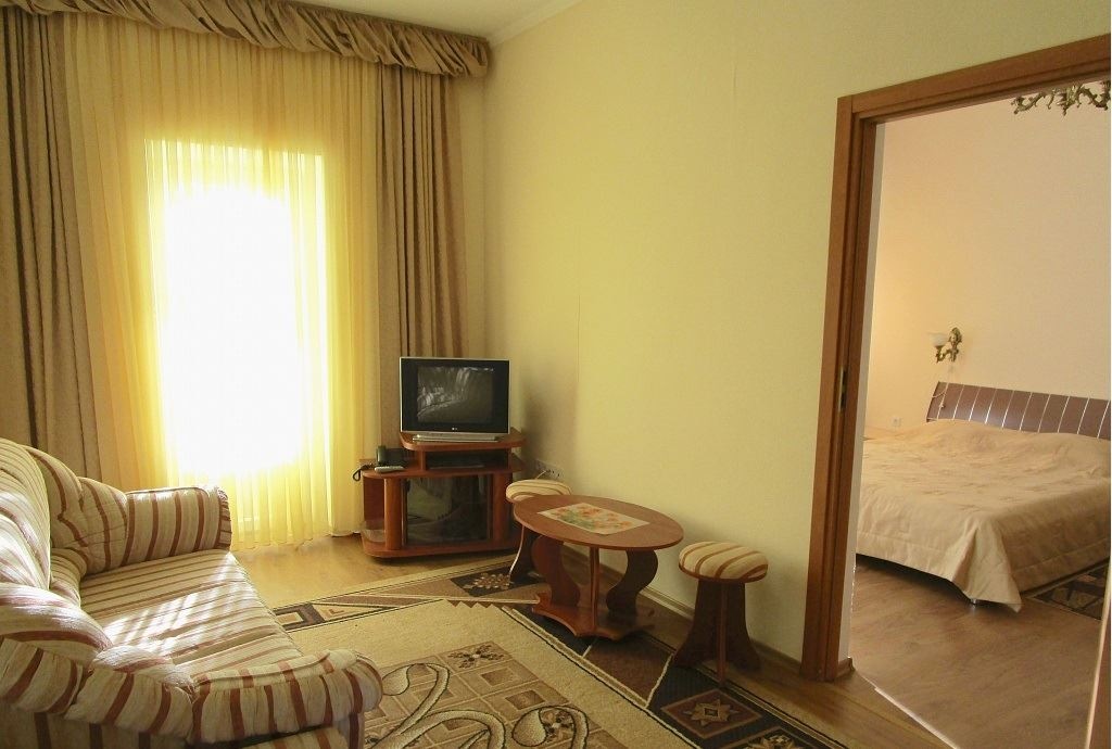 rooms-2-room-building-7