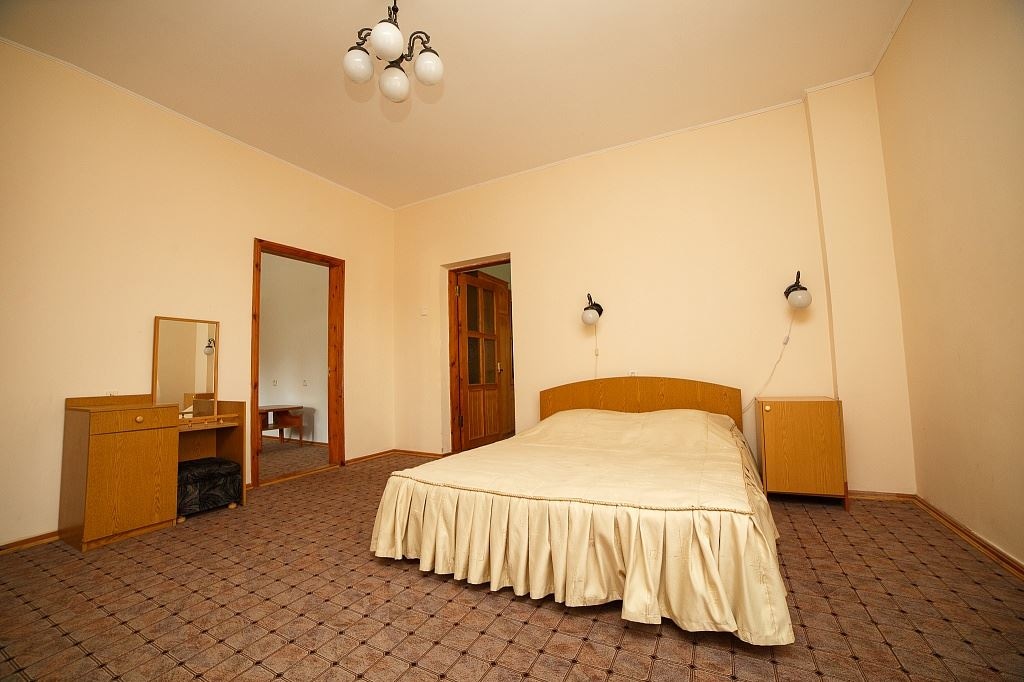 rooms-3-комнатный-2-местный-бизнесцентр